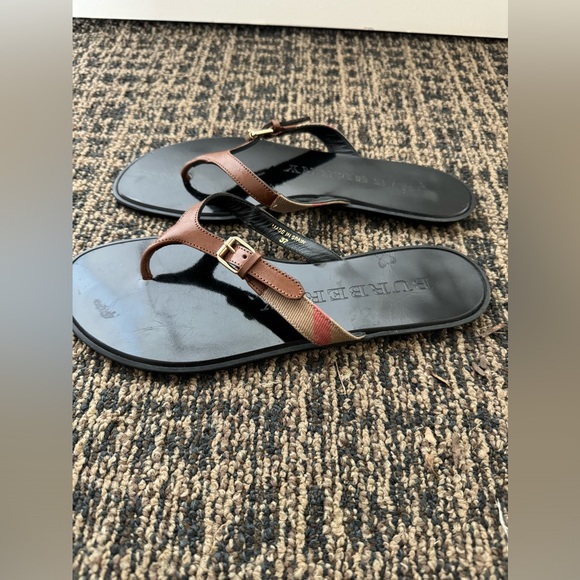 BURBERRY WOMENS SANDALS SIZE 37 - Picture 2 of 4